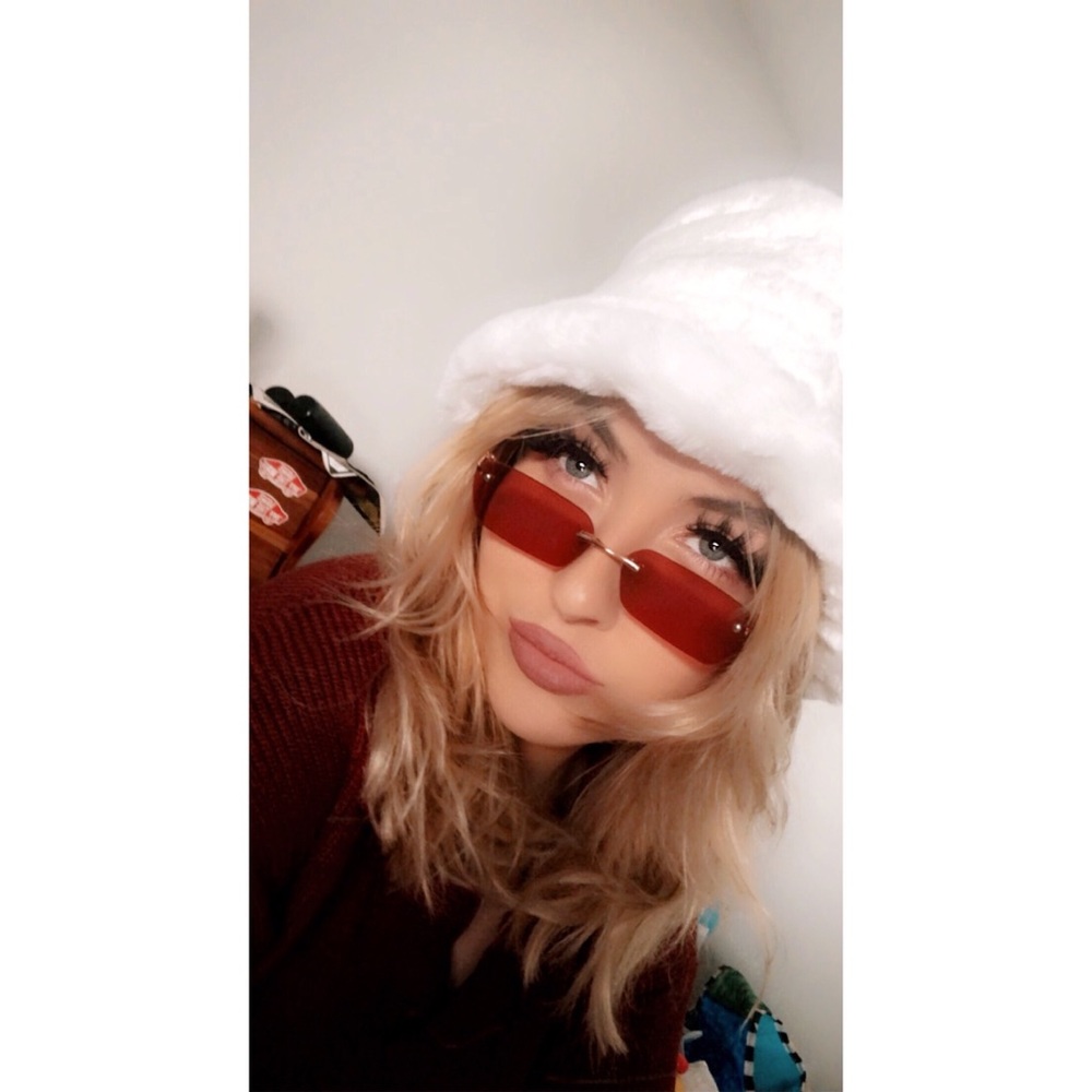 Meet your Posher, Hannah
